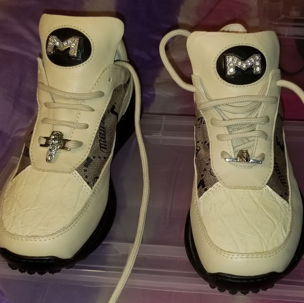 Mauri alligators gym shoes womans size 5.5 no box